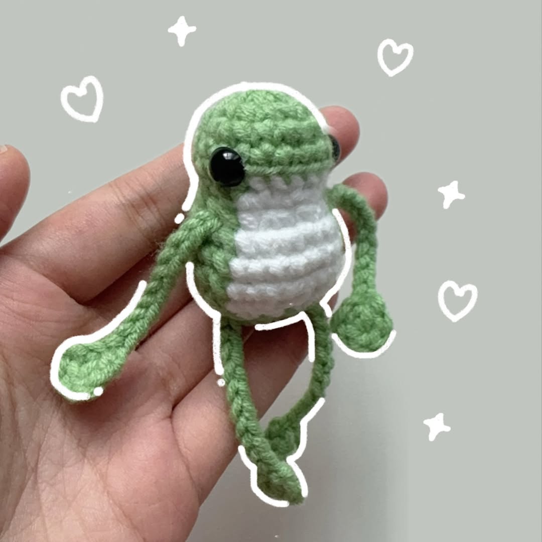 Dress-up Leggy Frog Crochet Pattern
