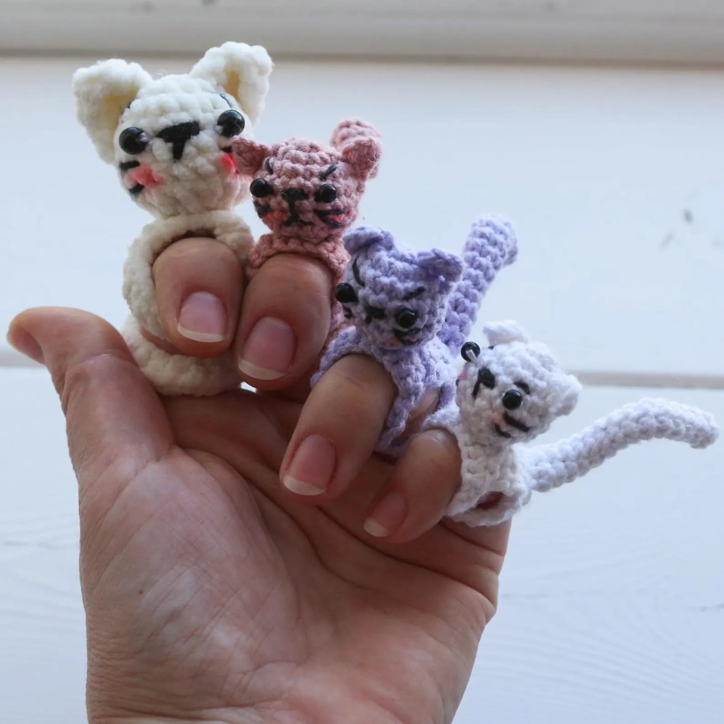 Cat Hand bandage Crochet Pattern (2 versions)