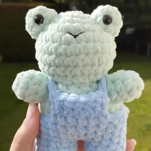 Frog in Overall Crochet Pattern