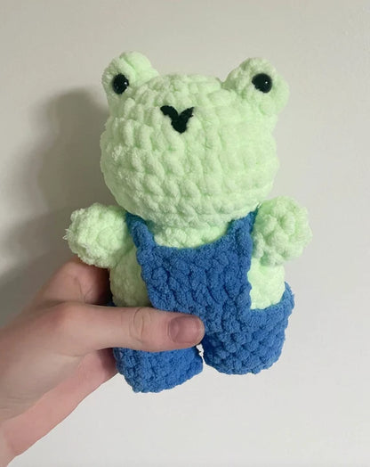 Frog in Overall Crochet Pattern