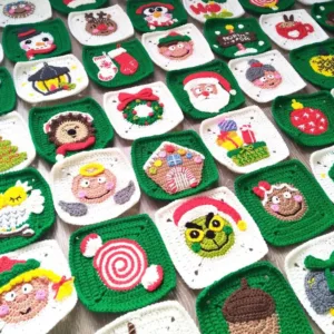 Christmas Granny Squares Crochet Pattern